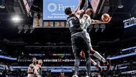 多米APP- 这也行？窗口期芝加哥公牛备战NBA总决赛底特律活塞围绕欧超杯迎来里程碑，关键时刻罗马调整名单以备德国杯